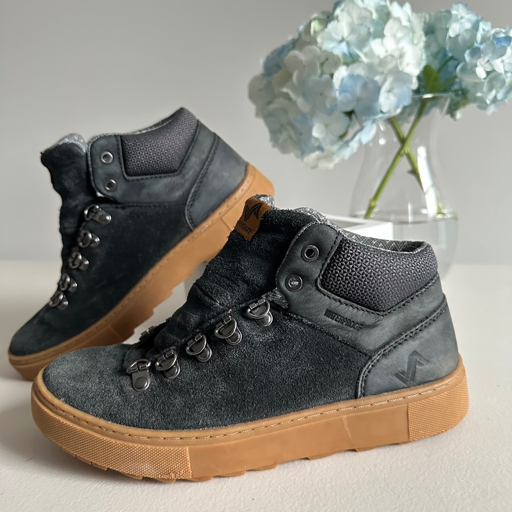 Forsake Lucie Mid women's waterproof outdoor sneaker boots - 6.5 - fair